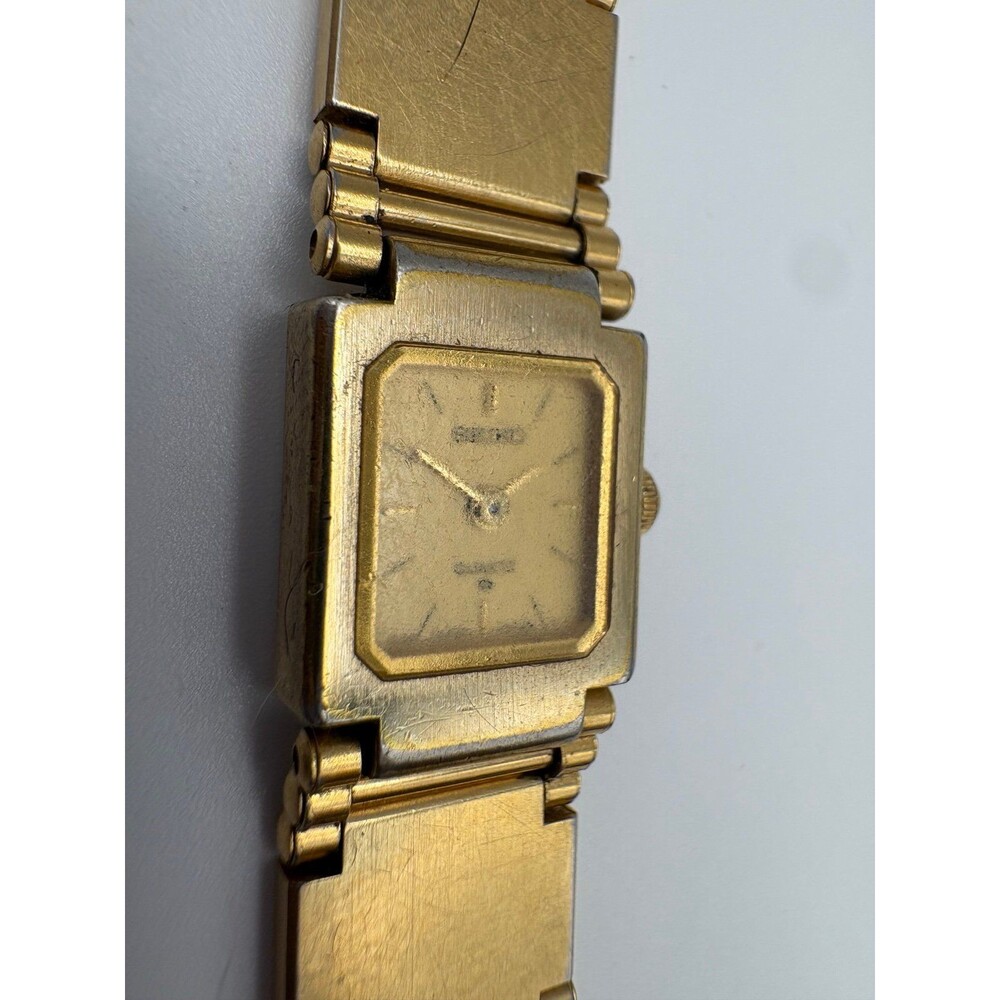 Vintage Seiko 1E20-5209 Gold Quartz Dress Watch. Working/Cute! - Picture 9 of 10